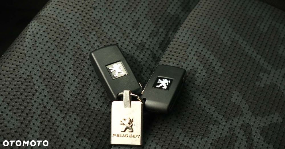 Peugeot 3008 1.6 THP Active - 32