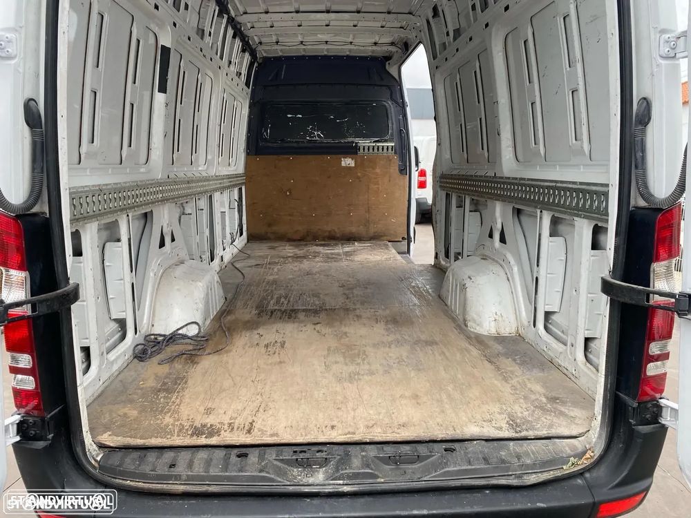 Mercedes-Benz Sprinter - 10