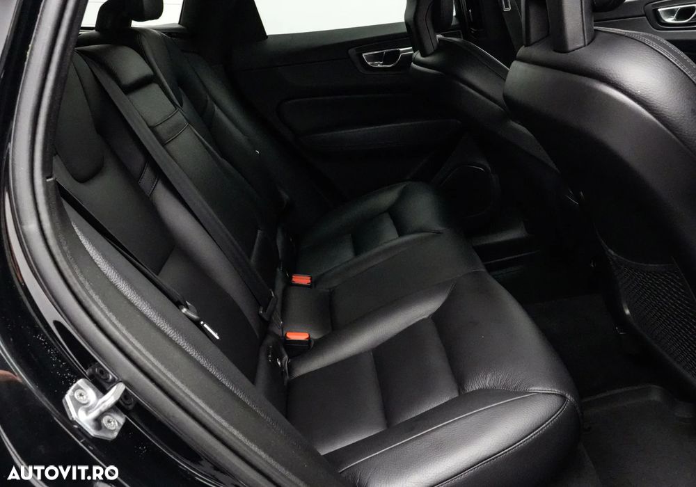 Volvo XC 60 B5 MHEV AWD Inscription - 17