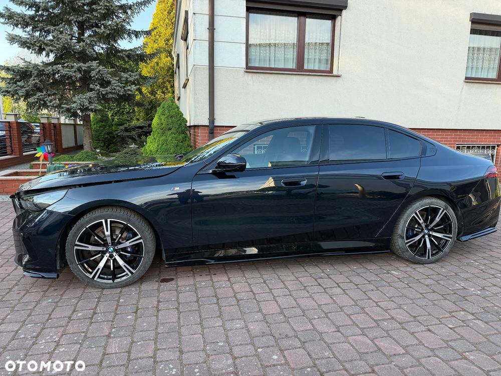 BMW Seria 5 520d xDrive mHEV M Sport - 2