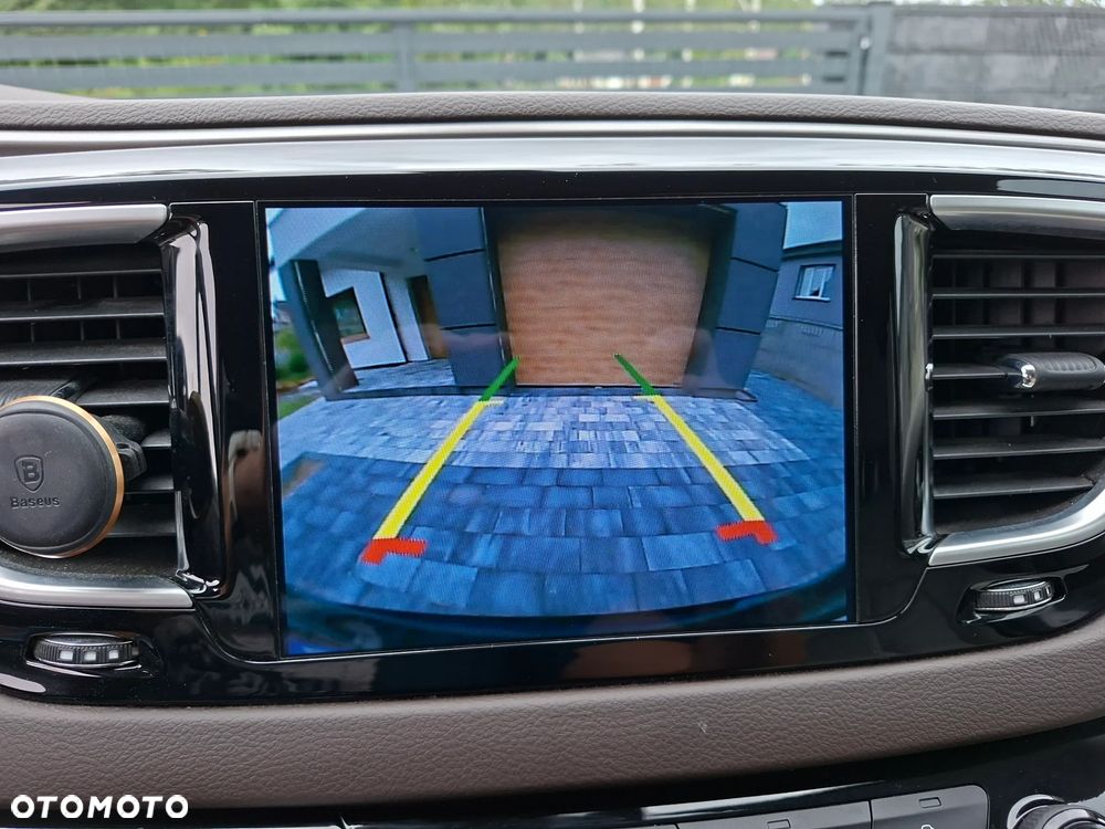 Chrysler Pacifica - 25