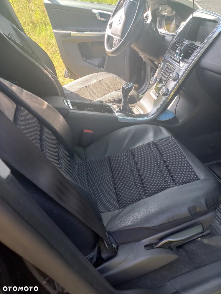 Volvo XC 60 D4 Drive-E Momentum - 12