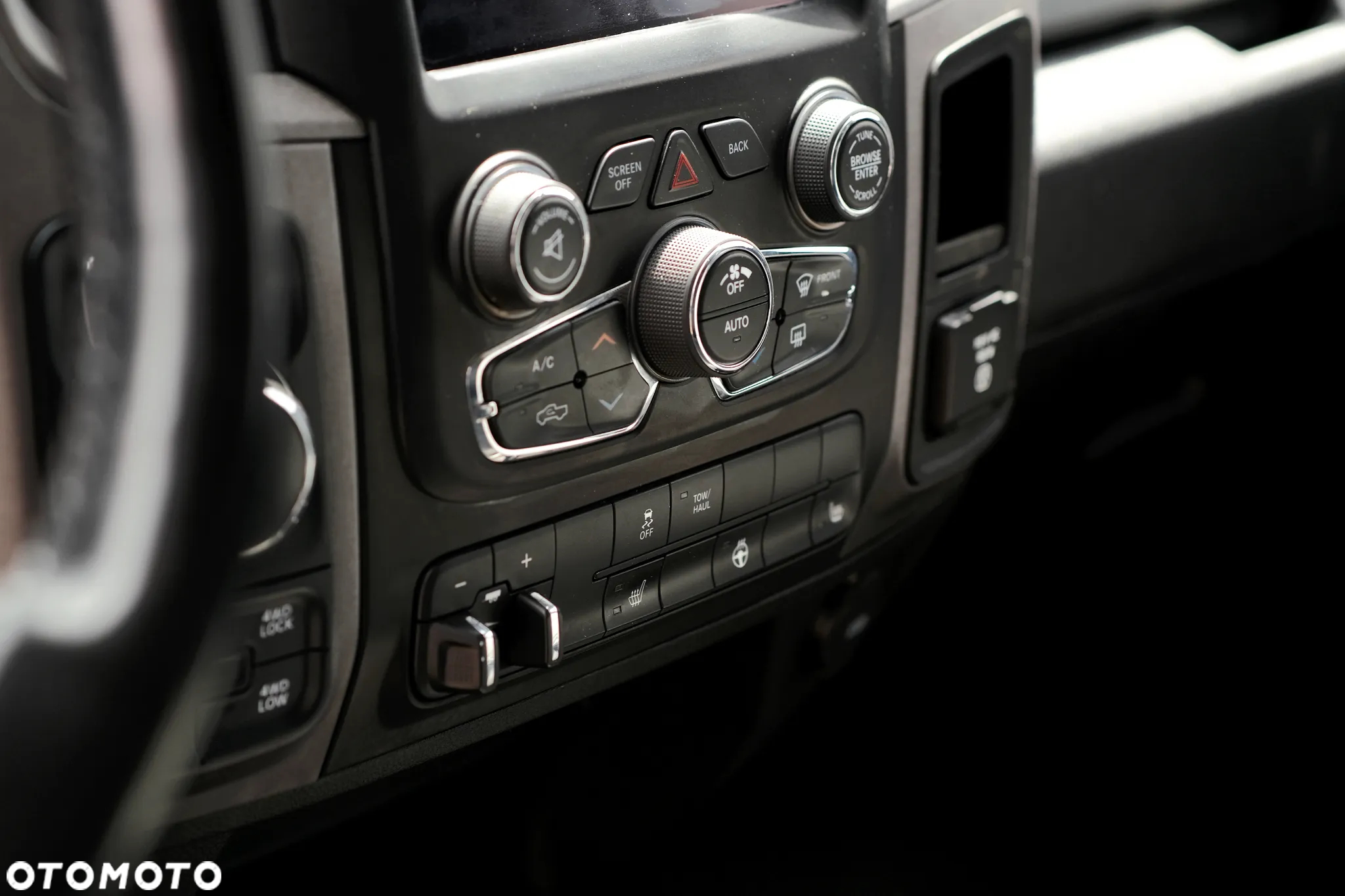 RAM 1500 - 24