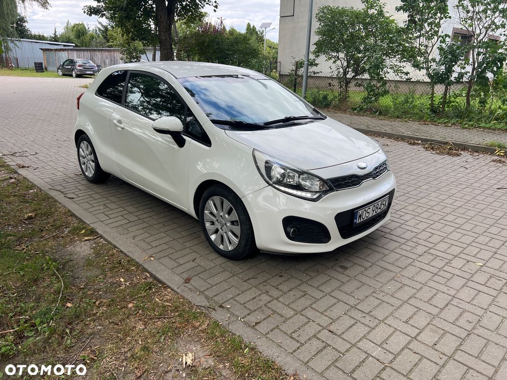 Kia Rio 1.2 L - 3