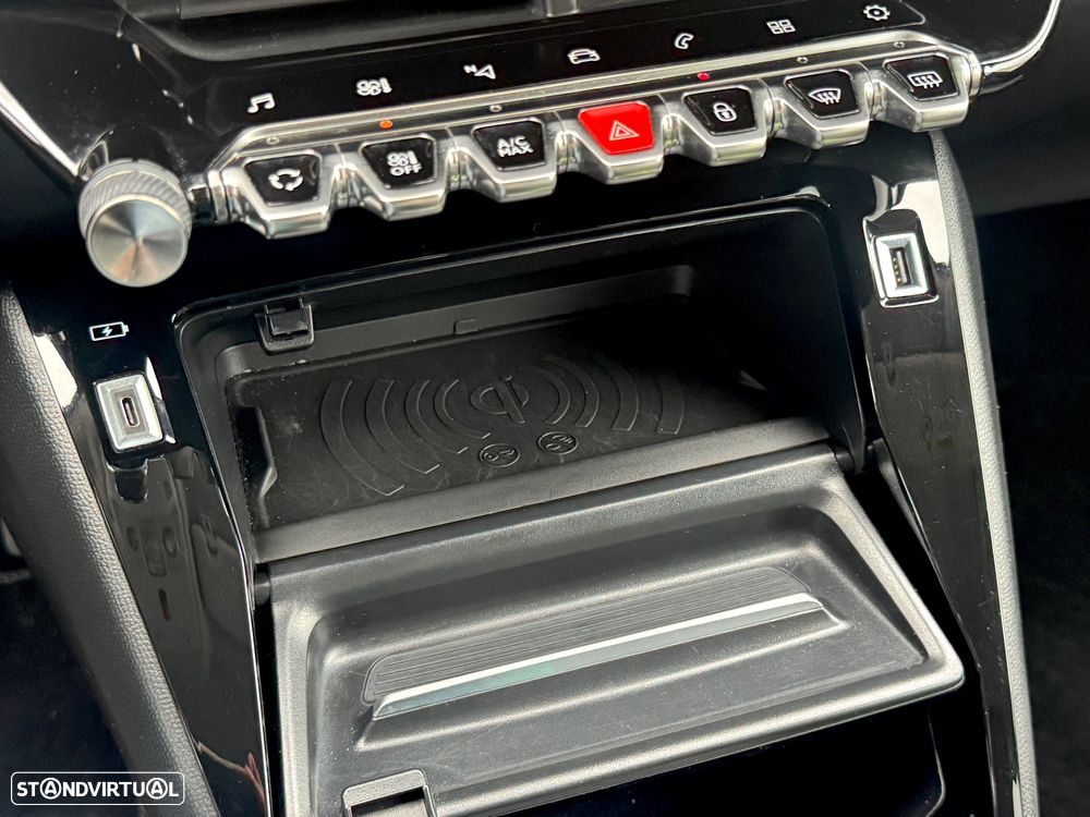 Peugeot 2008 PureTech 130 EAT8 Allure - 23