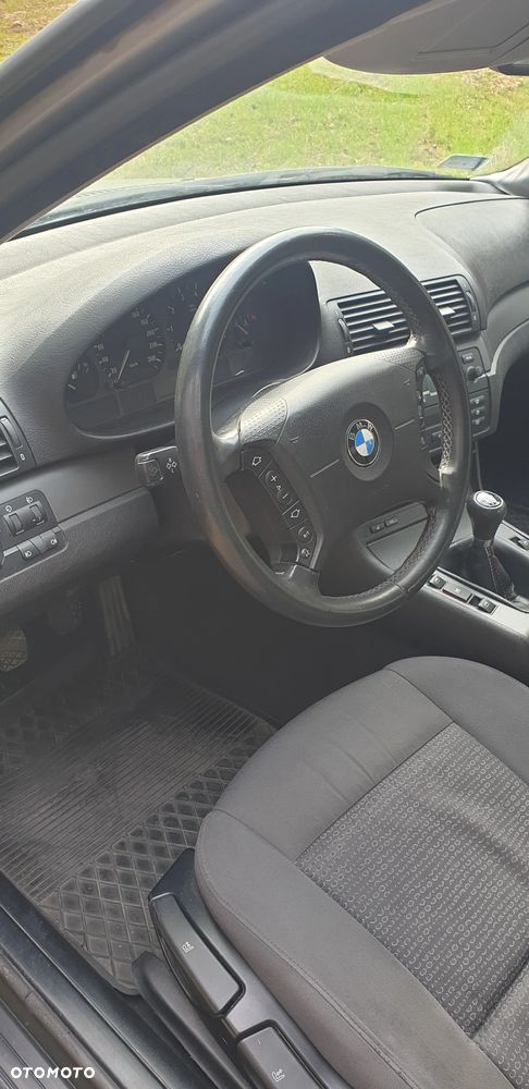 BMW Seria 3 318i - 9