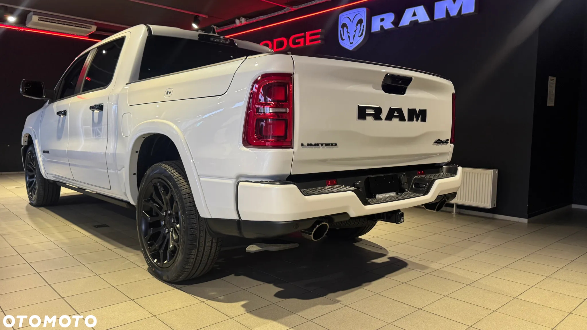 Dodge RAM 1500 5.7 4x4 - 14