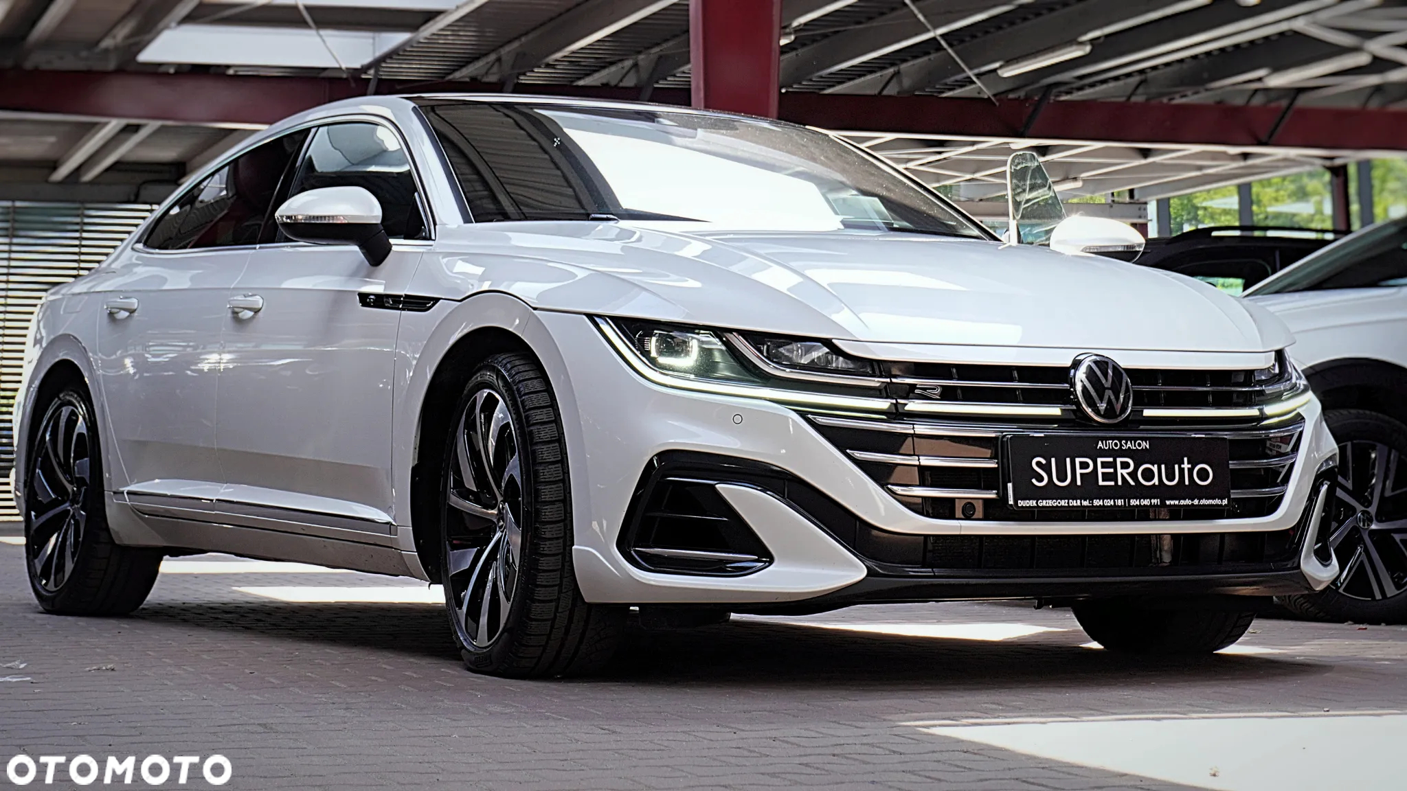 Volkswagen Arteon 2.0 TSI R-Line DSG - 2
