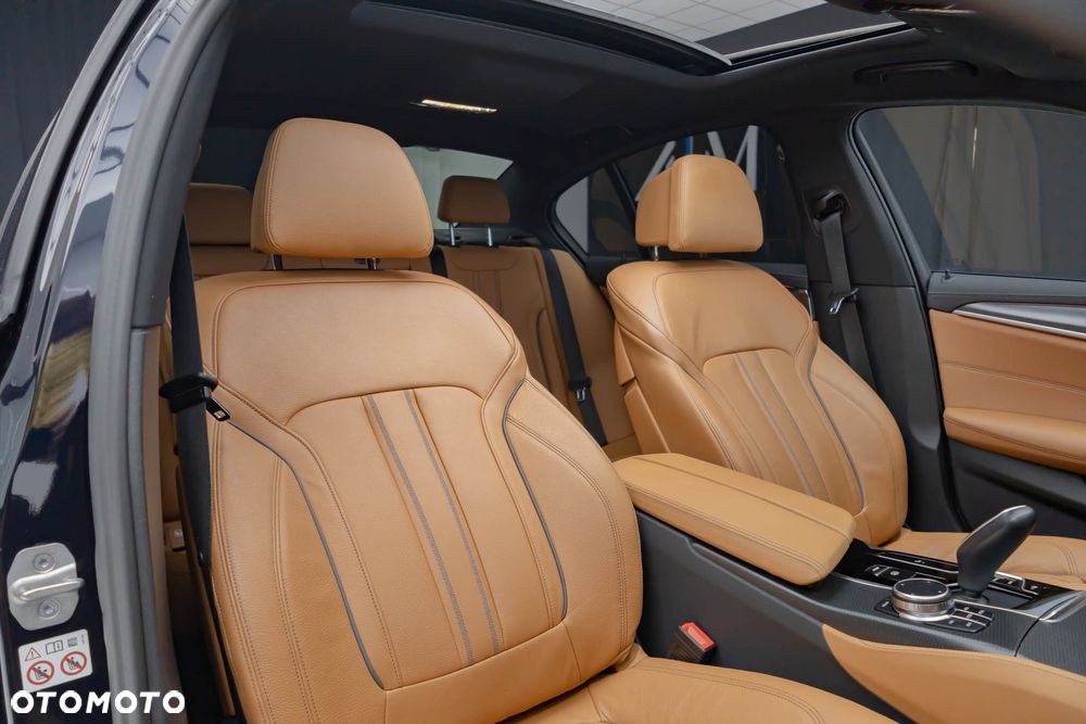 BMW Seria 5 540i xDrive mHEV M Sport sport - 27