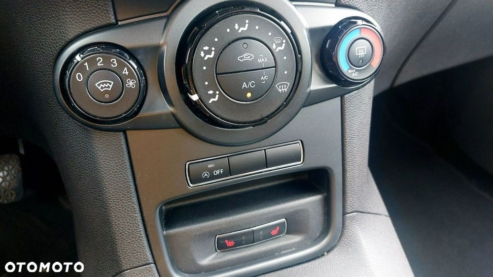 Ford Fiesta 1.0 EcoBoost Titanium - 19