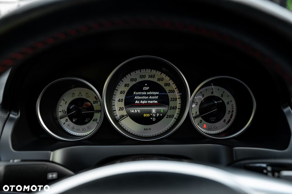 Mercedes-Benz Klasa E 250 Coupe 7G-TRONIC - 39