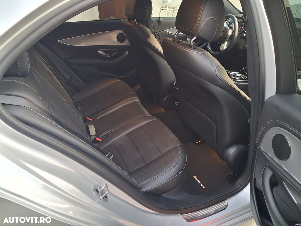 Mercedes-Benz E - 11