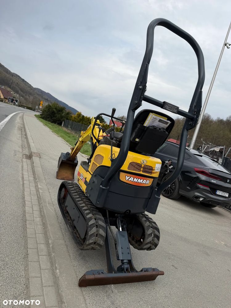 Yanmar SV08-1AS Japońska Minikoparka Koparka 1,1 tony. Maszyna jak Nowa. 2017rok. Pochodzi z Norweskiego Gospodarstwa Ogrodniczego! 2 łyżki. Rozsuwane Podwozie. Dokumentacja. Dodatkowe sekscje Hydrauliczne na młot lub wiertnice. Ani deka luzów czy wycieków. Szybkozłącze. Oryginalne łyżki Steelwrist! Skrętne ramię. OKAZJA Zadbana Maszyna! Bardzo oszczędny silnik Yanmar. Mocne pompy Hydrauliczne!! - 27