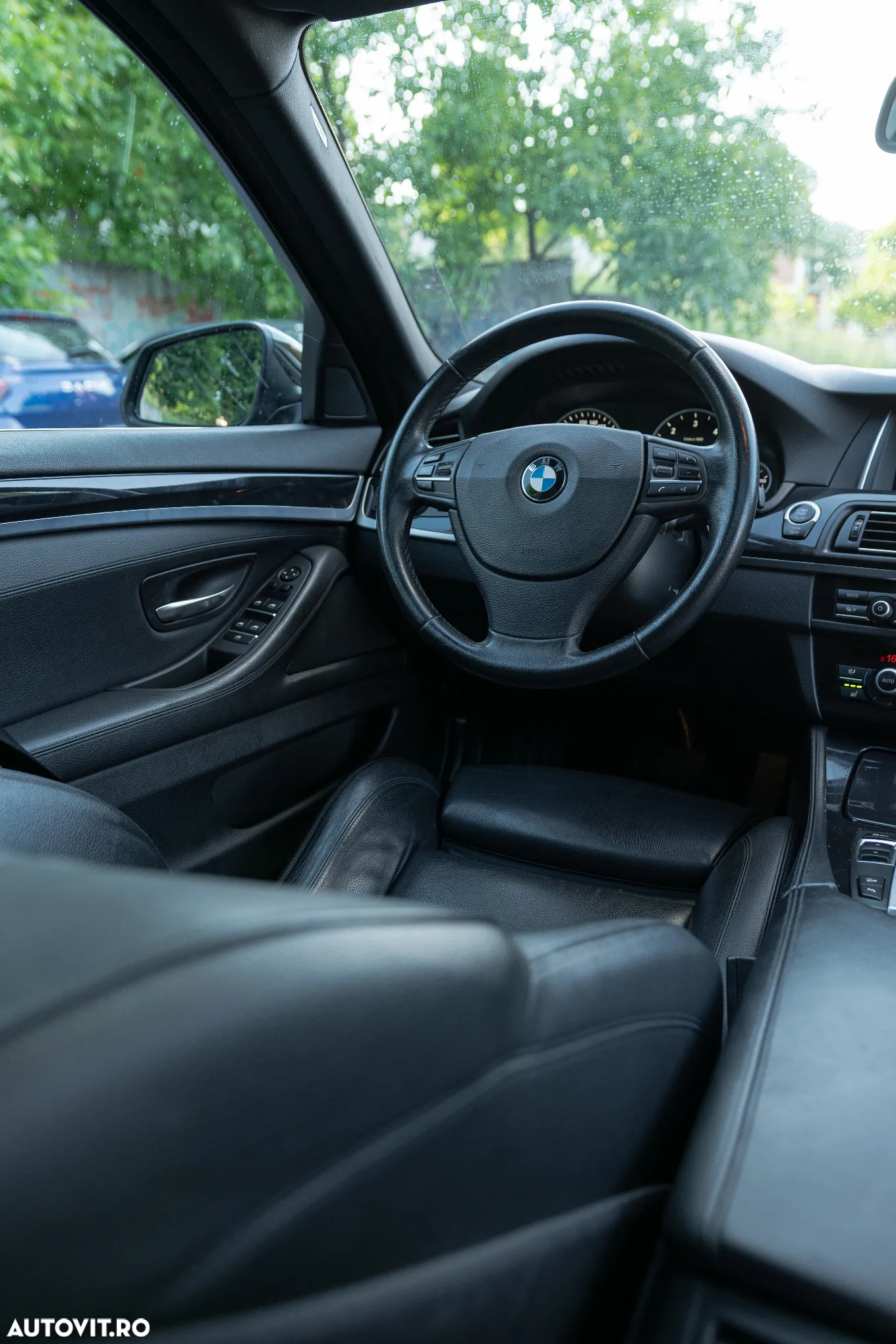 BMW Seria 5 520d xDrive - 31
