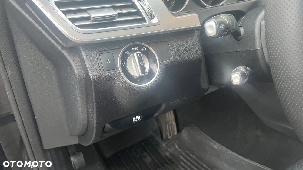 Mercedes-Benz Klasa E 200 BlueTEC 7G-TRONIC Avantgarde - 22