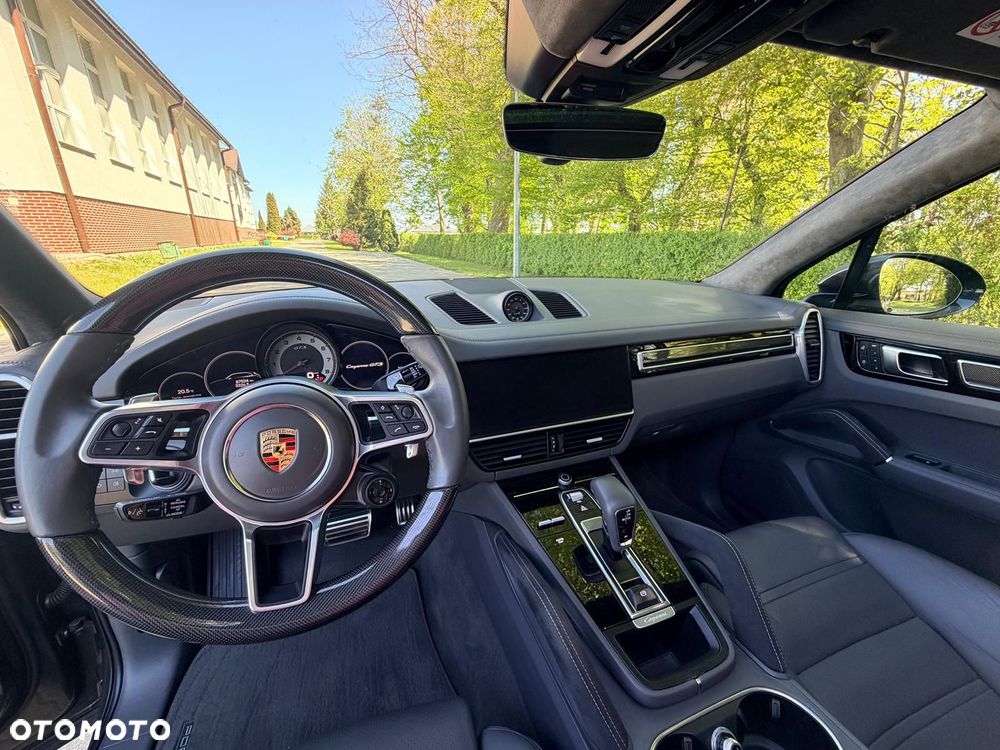 Porsche Cayenne GTS - 8