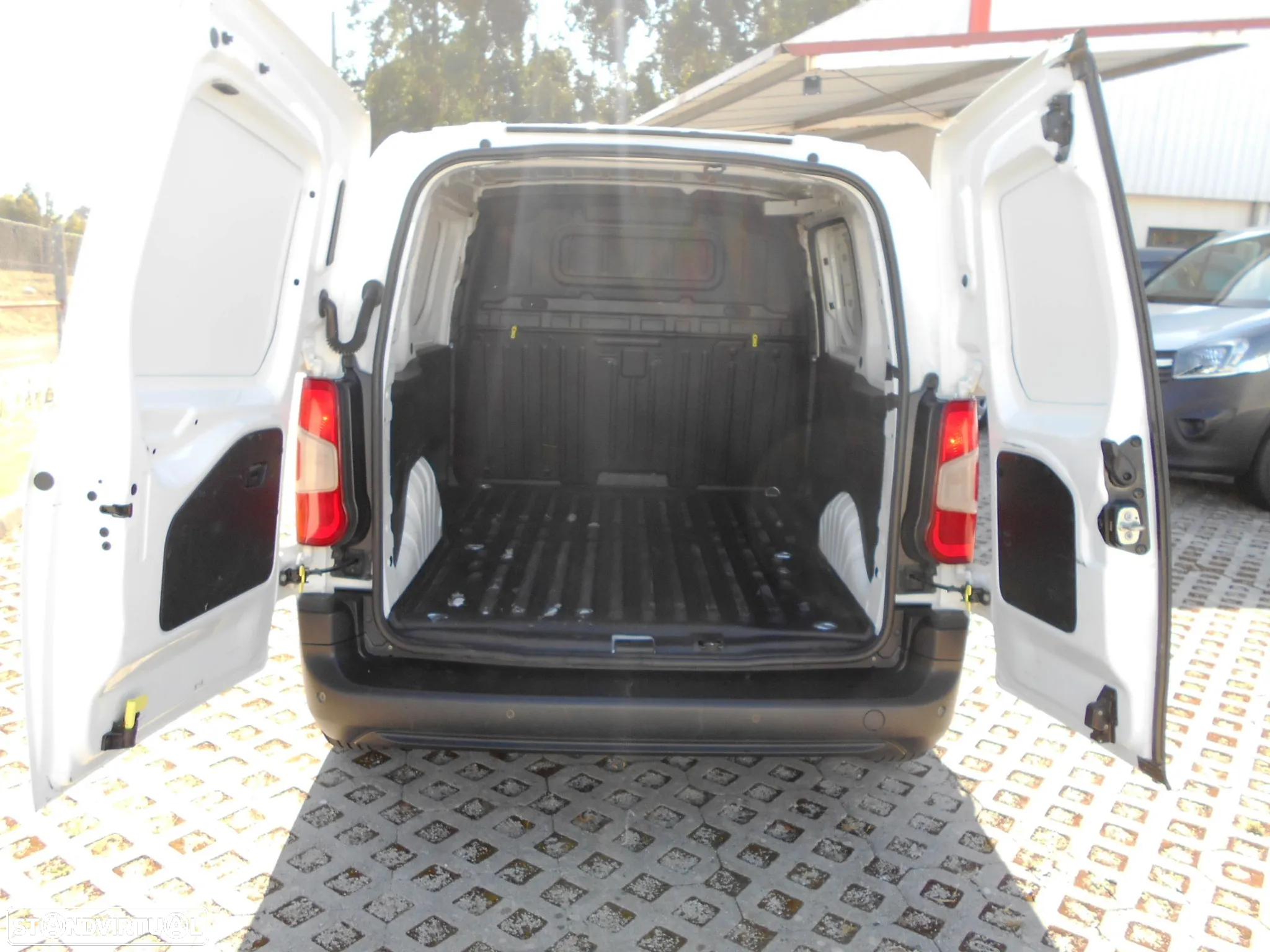 Citroën BERLINGO 102cv 3 LUG Com AC - 7