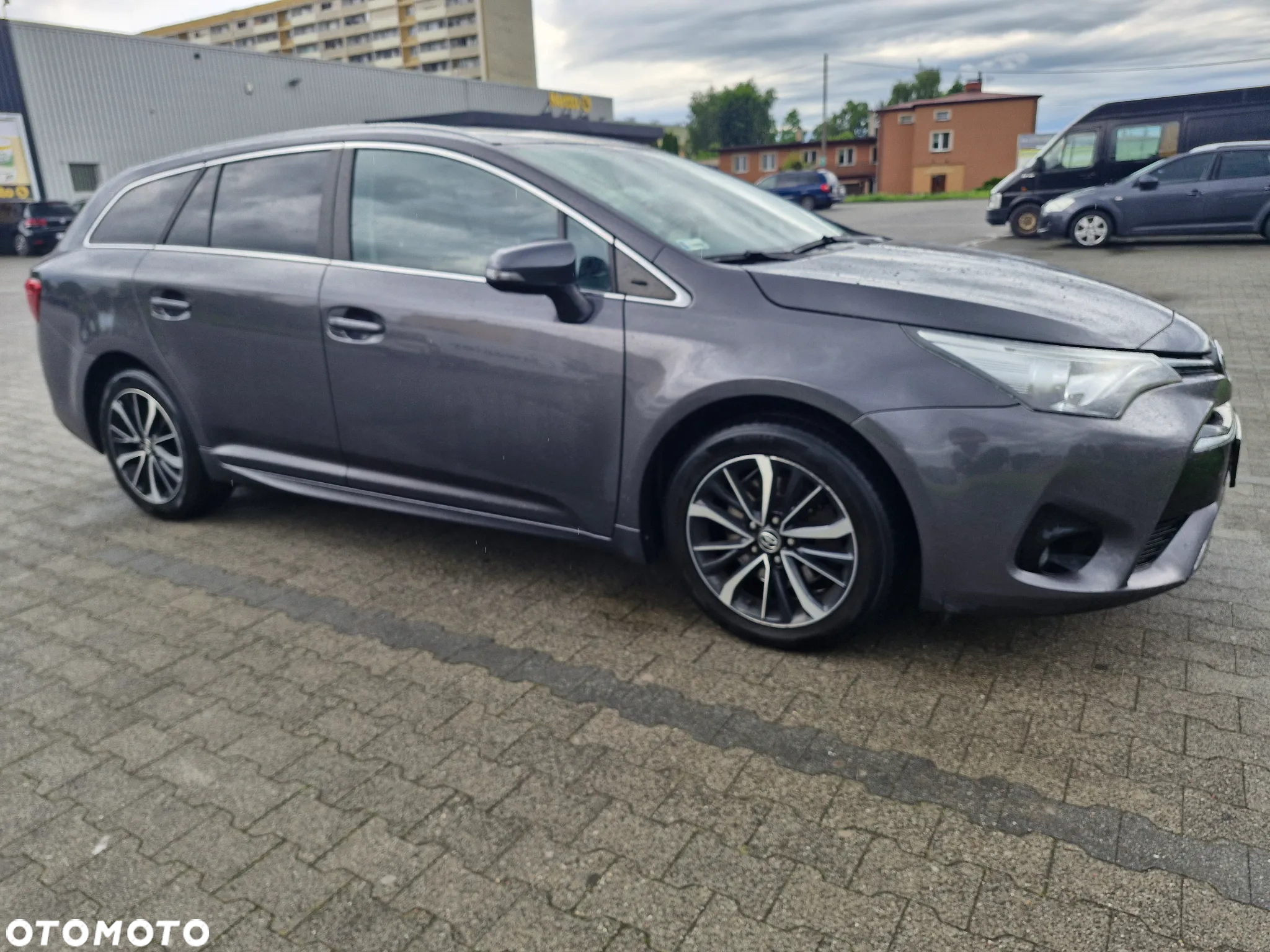 Toyota Avensis - 2