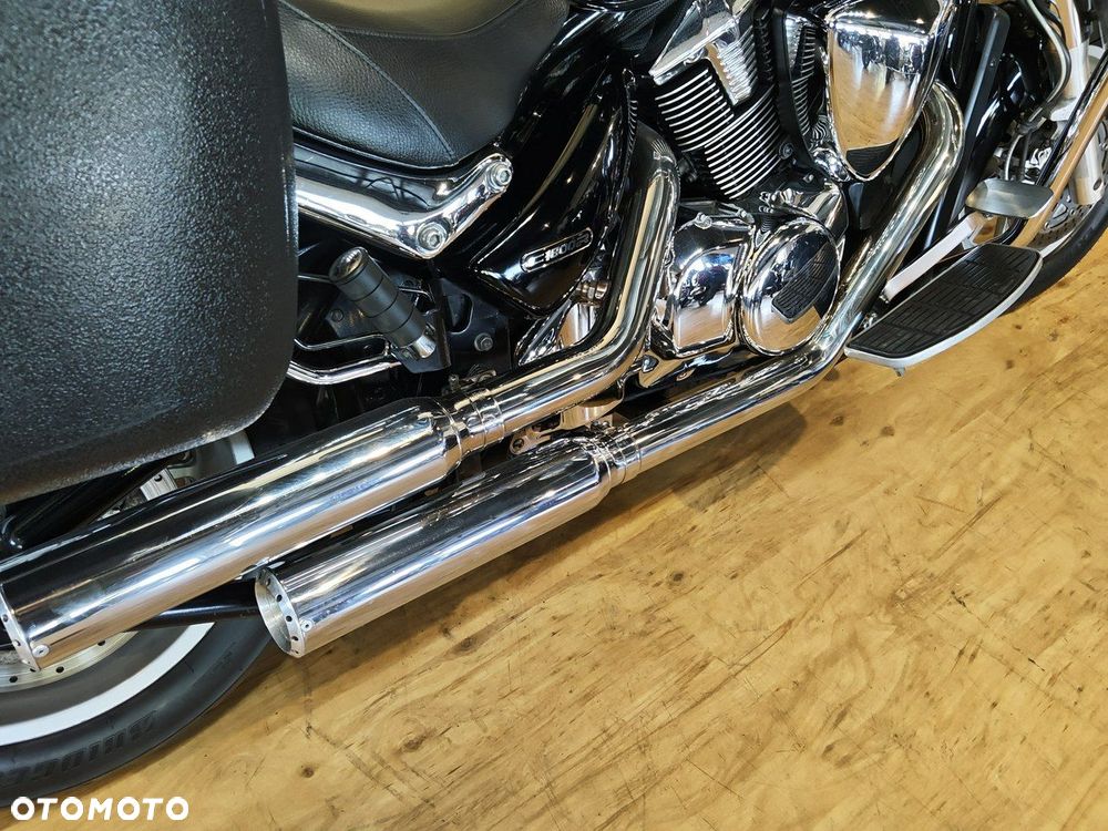 Suzuki Intruder - 12