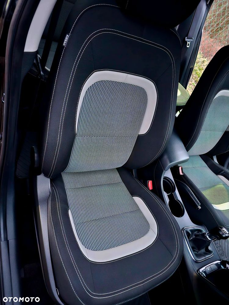 Kia Ceed - 8