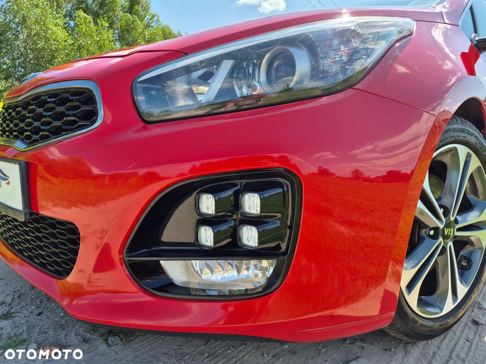 Kia Ceed 1.6 CRDi 136 ISG GT Line - 14