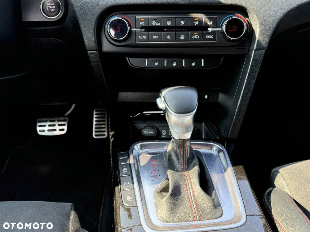 Kia Ceed 1.6 T-GDI GT DCT - 21