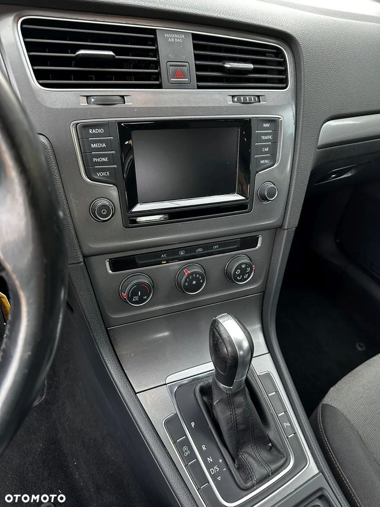 Volkswagen Golf 1.6 TDI DPF DSG Style - 19