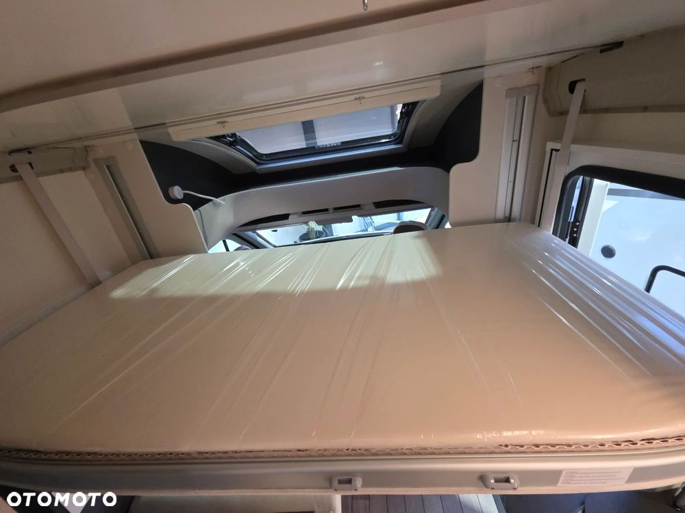 McLOUIS SLIM 339 UKŁAD ŁÓŻEK NIEMIECKICH GARAZ 6,69M 2.0 4 OSOBOWY - 30