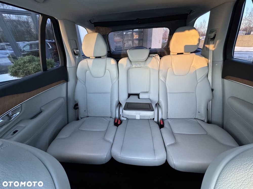 Volvo XC 90 D5 AWD Momentum 7os - 18