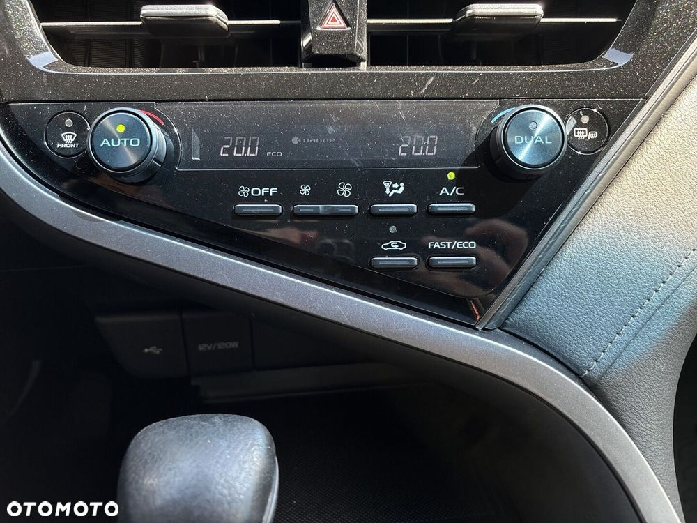 Toyota Camry 2.5 Hybrid Comfort CVT - 19