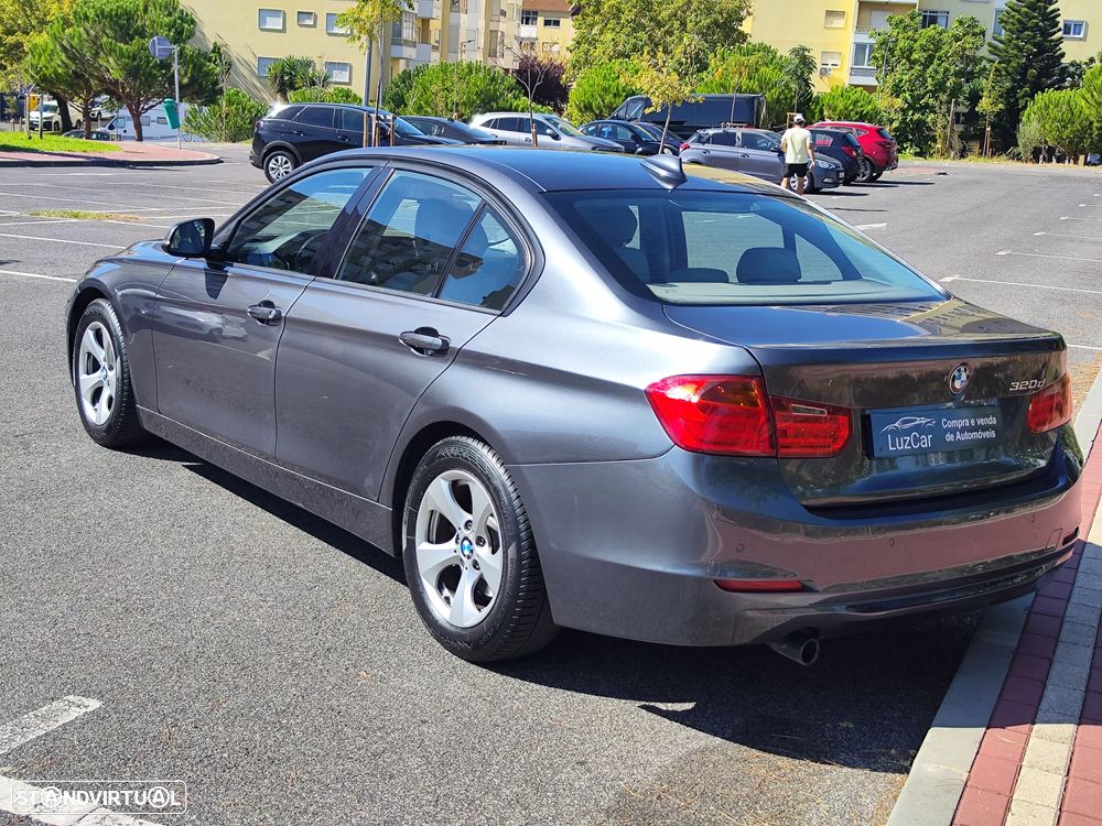 BMW 320 d EfficientDynamics Line Sport - 10