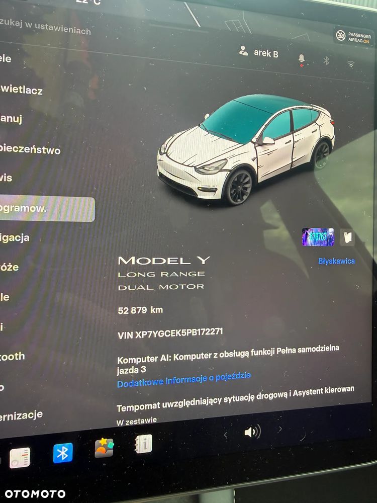 Tesla Model Y - 8