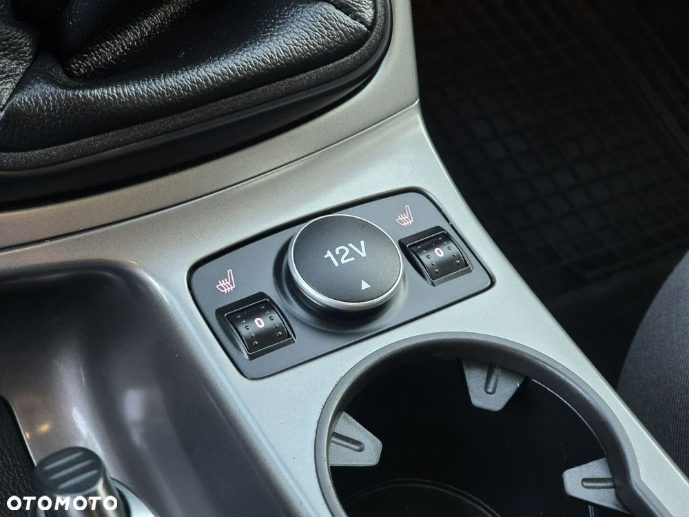 Ford Kuga - 12