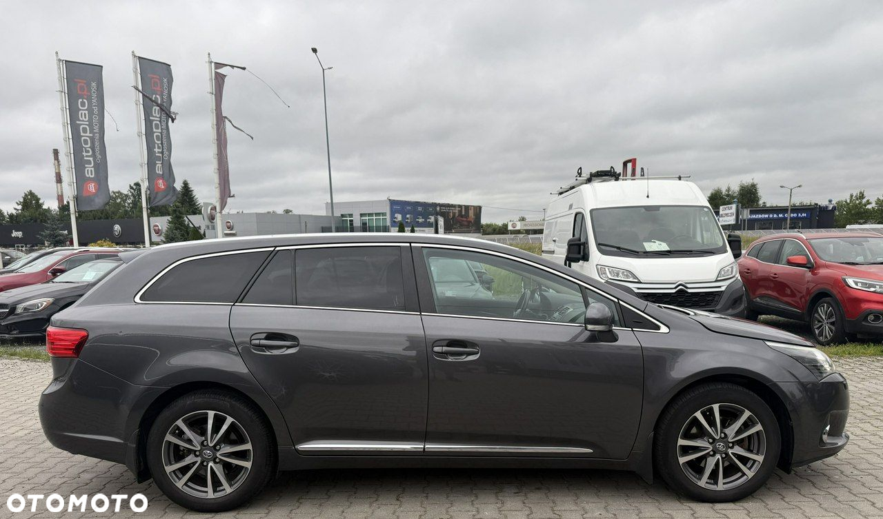 Toyota Avensis 2.0 D-4D Premium - 12