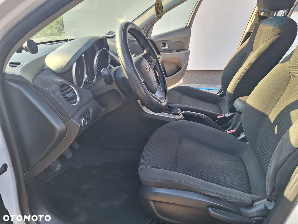 Chevrolet Cruze - 14