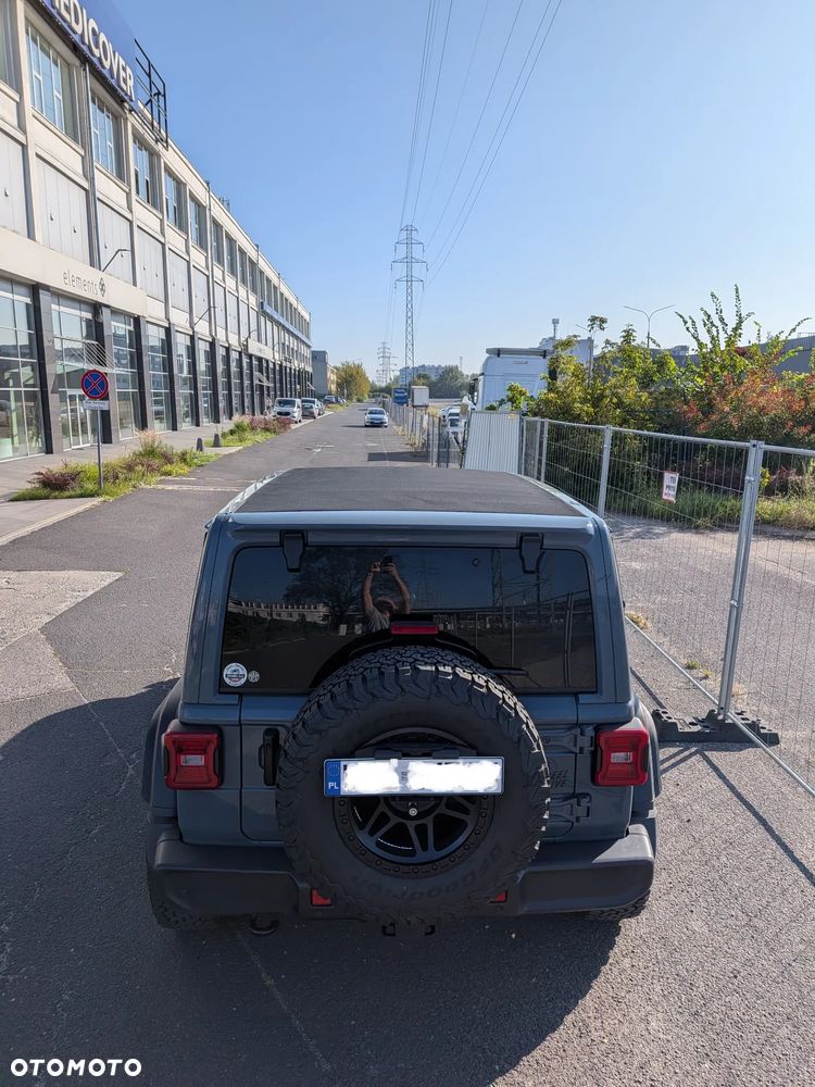 Jeep Wrangler - 5