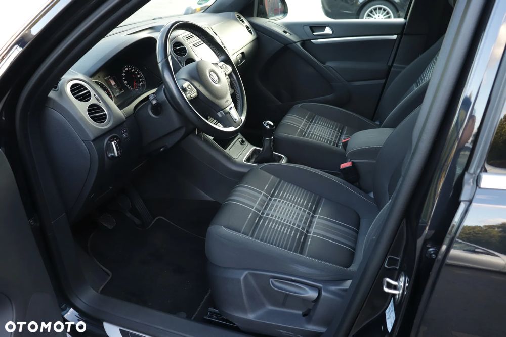 Volkswagen Tiguan 2.0 TDI SCR BlueMotion Technology Lounge Sport & Style - 18