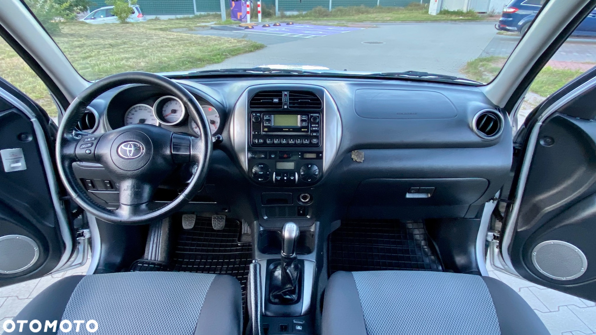 Toyota RAV4 - 12