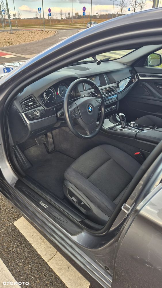 BMW Seria 5 520d - 13