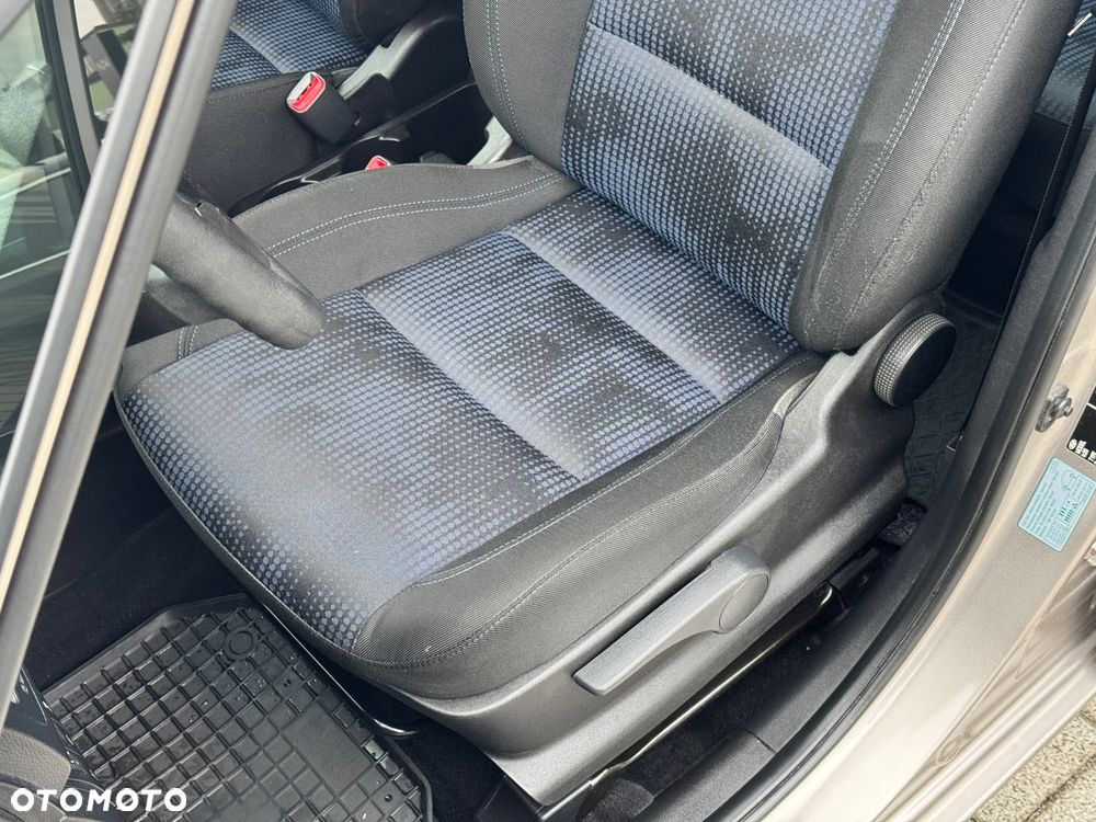 Hyundai ix20 1.6 BlueDrive Classic + - 17