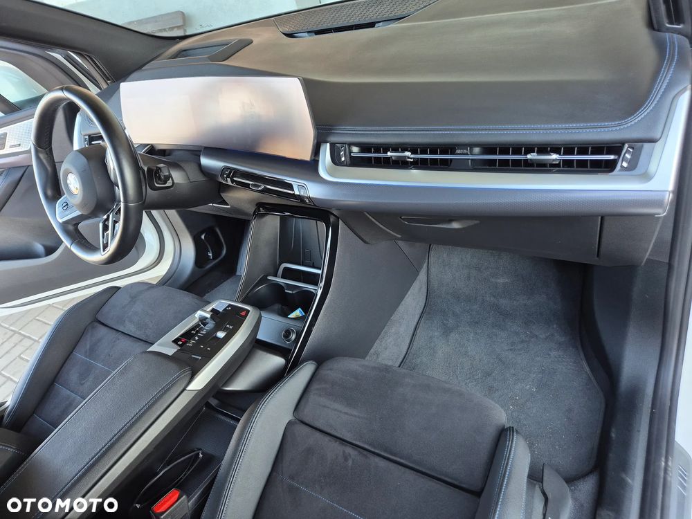 BMW Seria 2 218d - 12