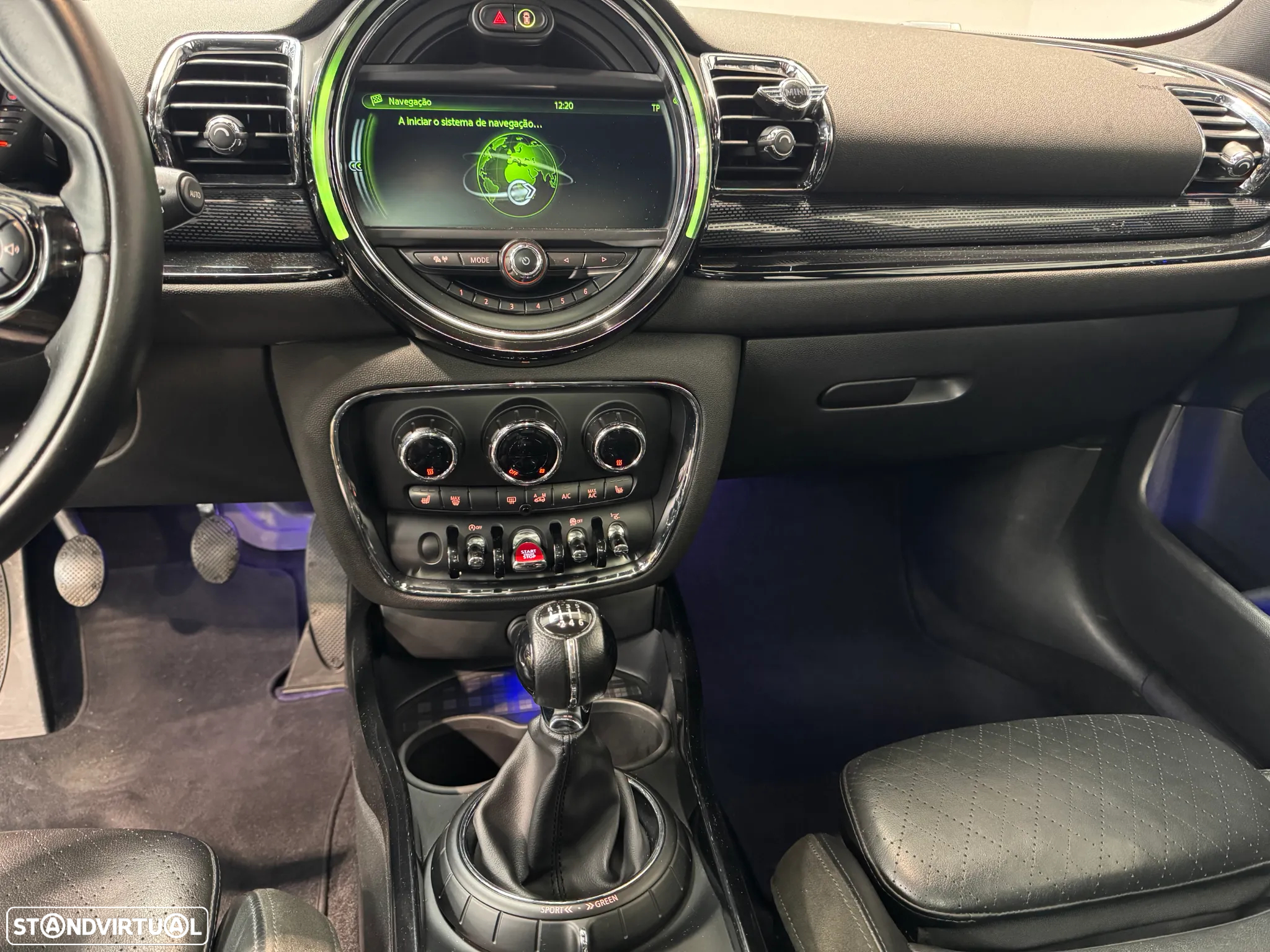 MINI Clubman Cooper D - 15