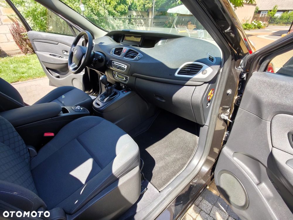 Renault Scenic 1.6 16V 110 Expression - 17