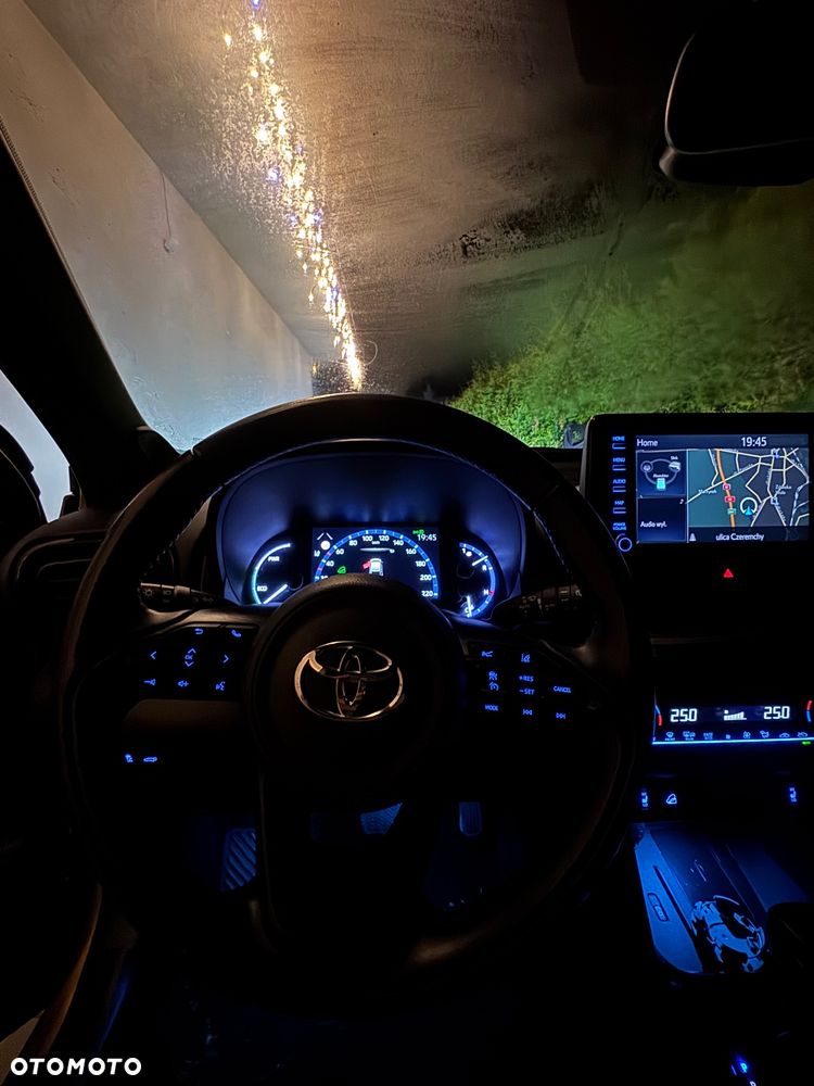 Toyota Yaris Cross Hybrid 1.5 Adventure - 21