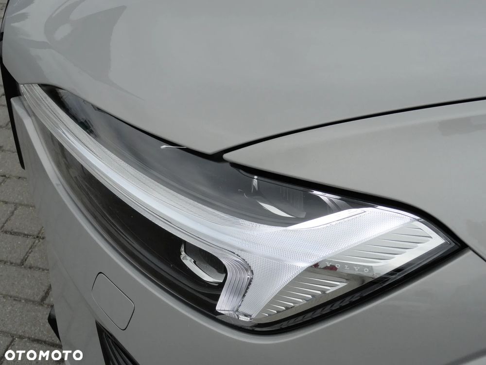 Volvo XC 60 B4 D Geartronic RDesign - 33