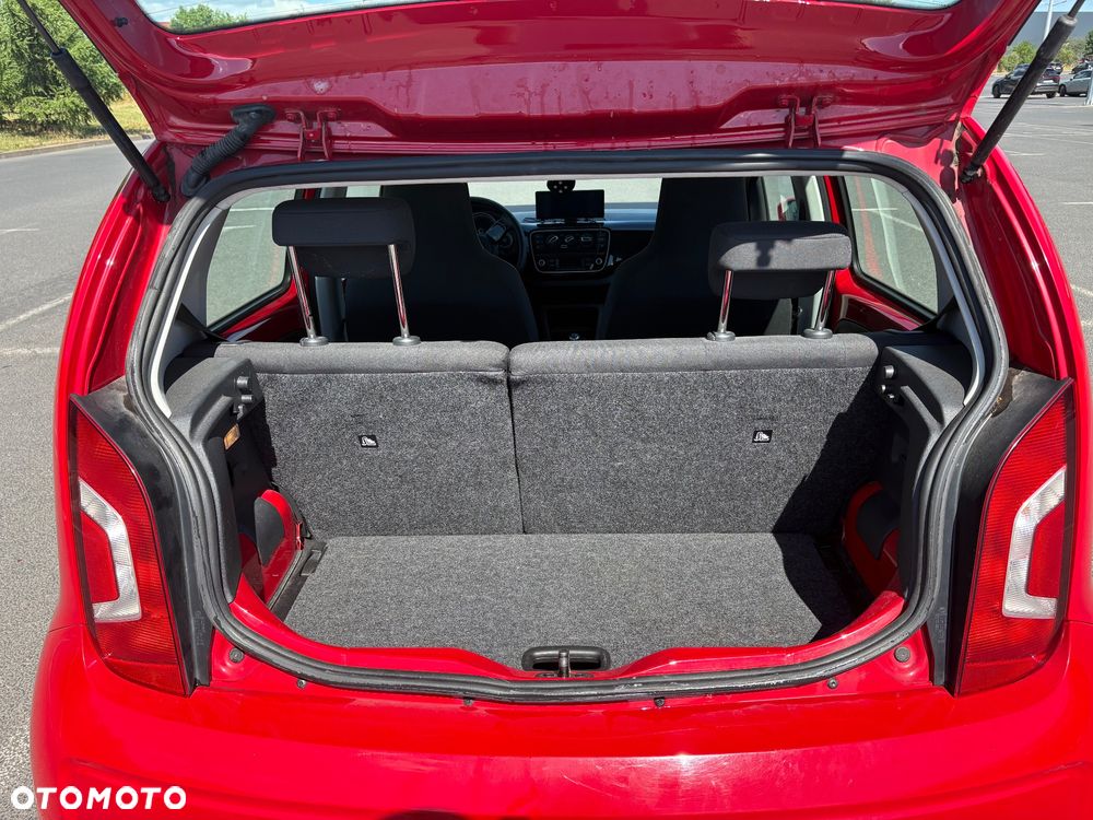 Volkswagen up! BlueMotion Technology colour fortana red - 5