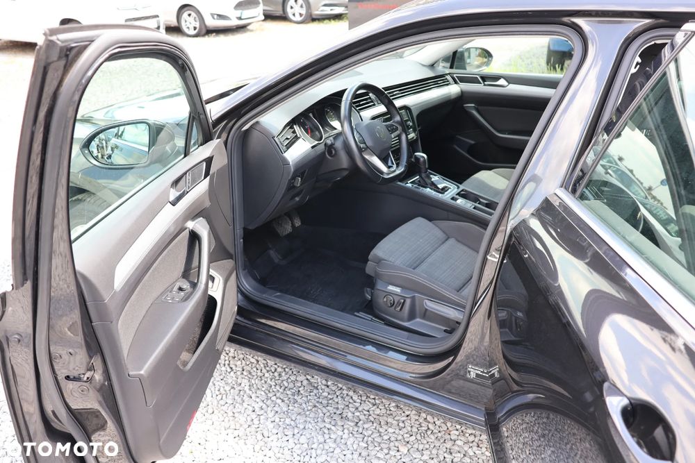 Volkswagen Passat Variant 2.0 TDI EVO Elegance DSG - 8