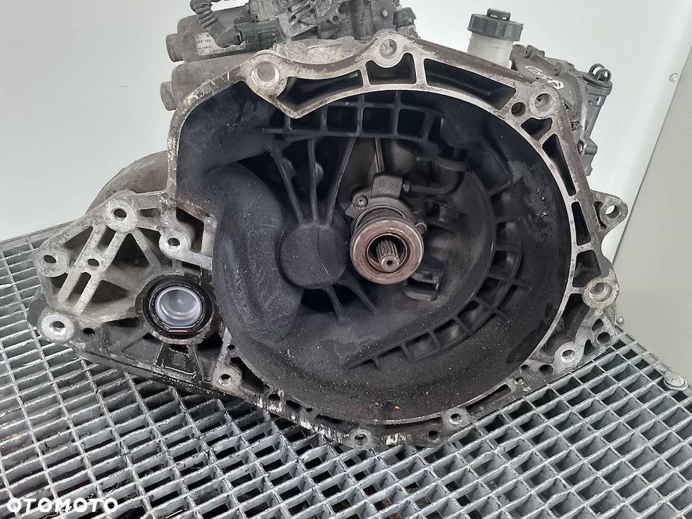 SKRZYNIA BIEGÓW MANUALNA OPEL CORSA C F13W394 1.0 B - 5