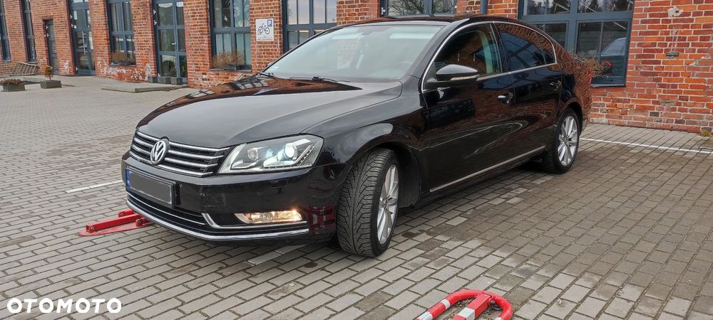 Volkswagen Passat 2.0 TDI 4Mot Highline DSG - 2