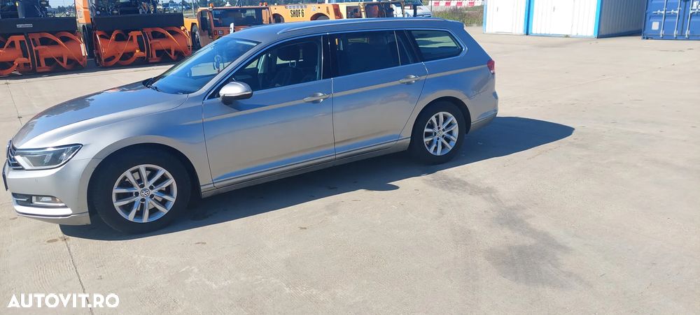 Volkswagen Passat - 2